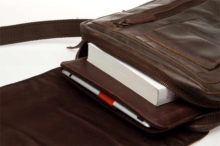 UBERBAG DARK BROWN LEATHER MILITARY SMALL N/S MESSENGER / MAN BAG