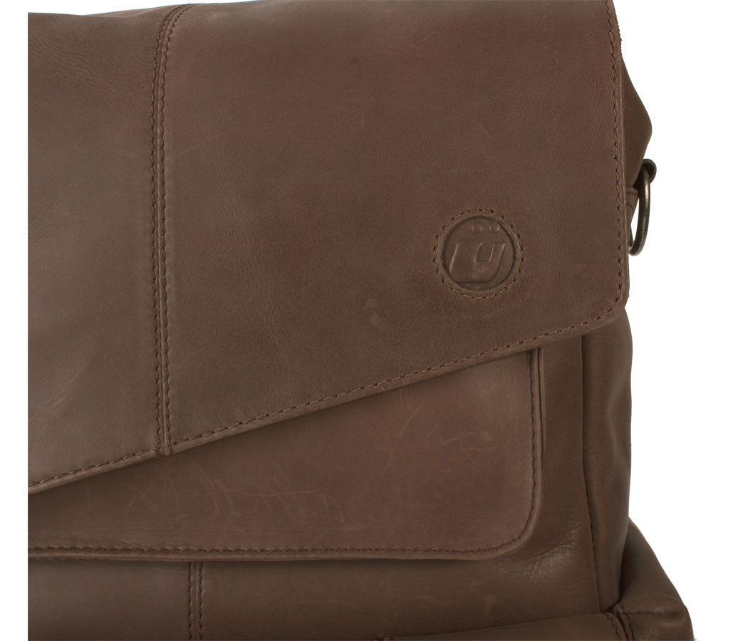 FREE UBERBAG CLUTCH WORTH £119 WITH UBERBAG INSIGNIA BROWN LEATHER BACKPACK